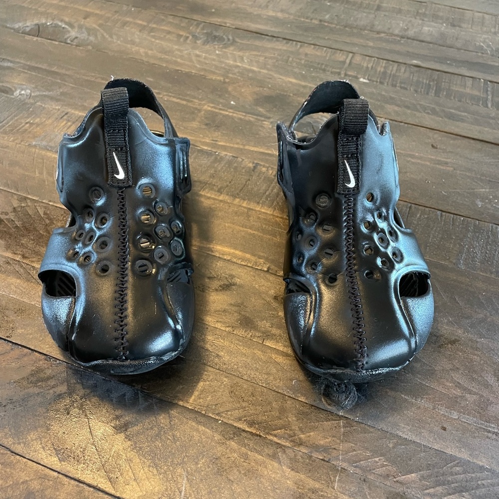 Nike toddler sandals